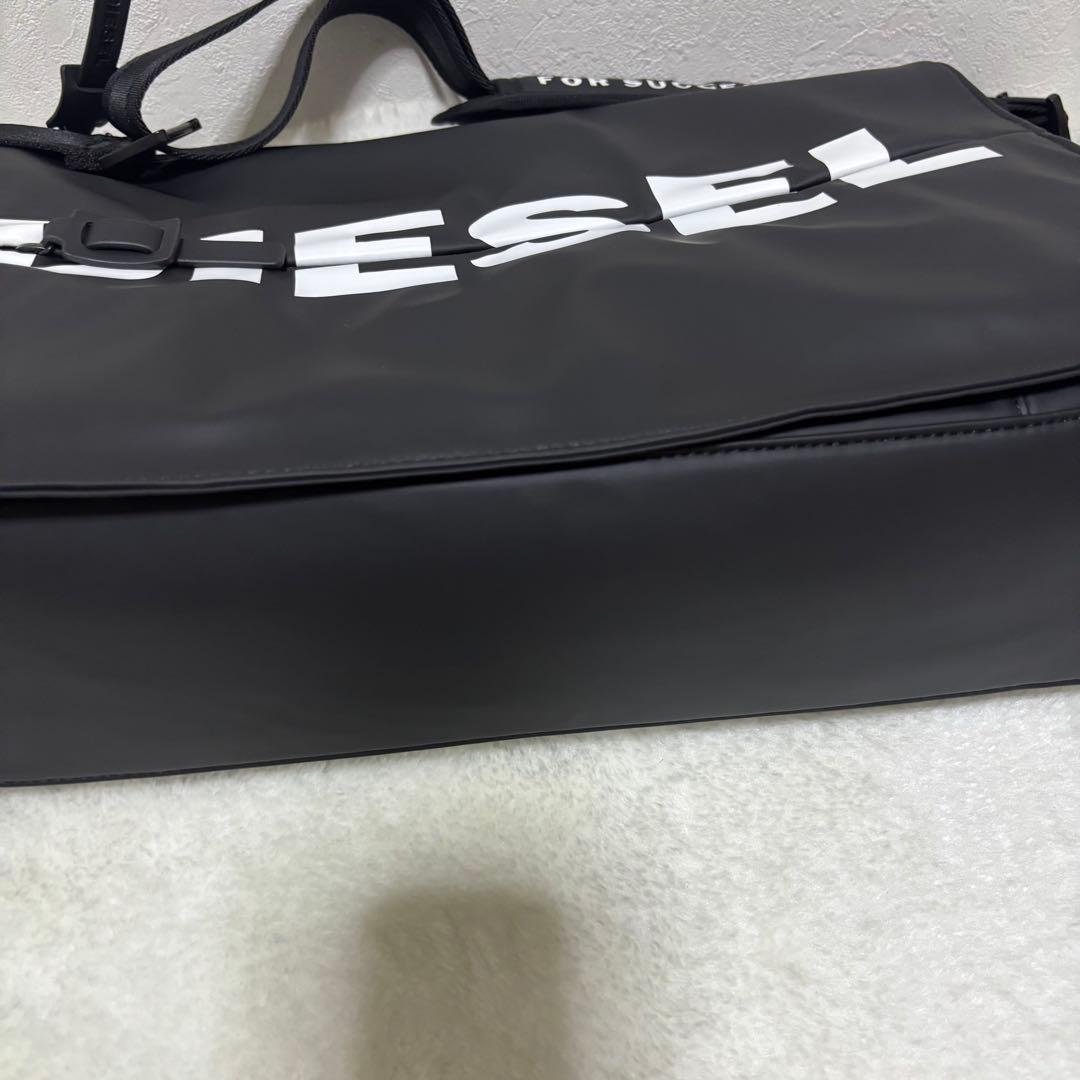 未使用級　DIESEL ディーゼル　メッセンジャーバッグ　ブラック　ビッグロゴ