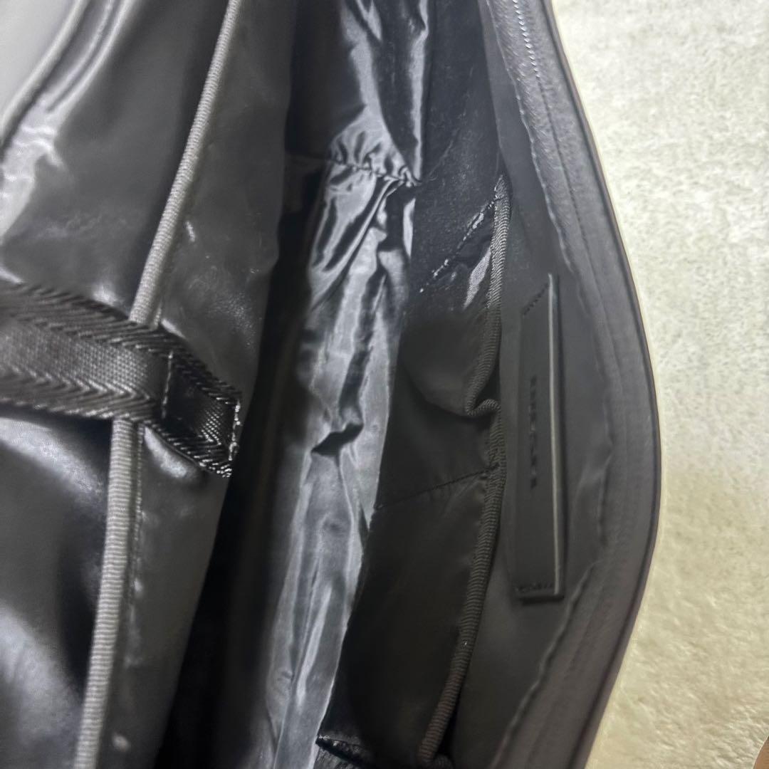 未使用級　DIESEL ディーゼル　メッセンジャーバッグ　ブラック　ビッグロゴ