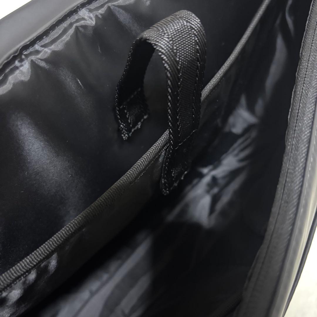 未使用級　DIESEL ディーゼル　メッセンジャーバッグ　ブラック　ビッグロゴ