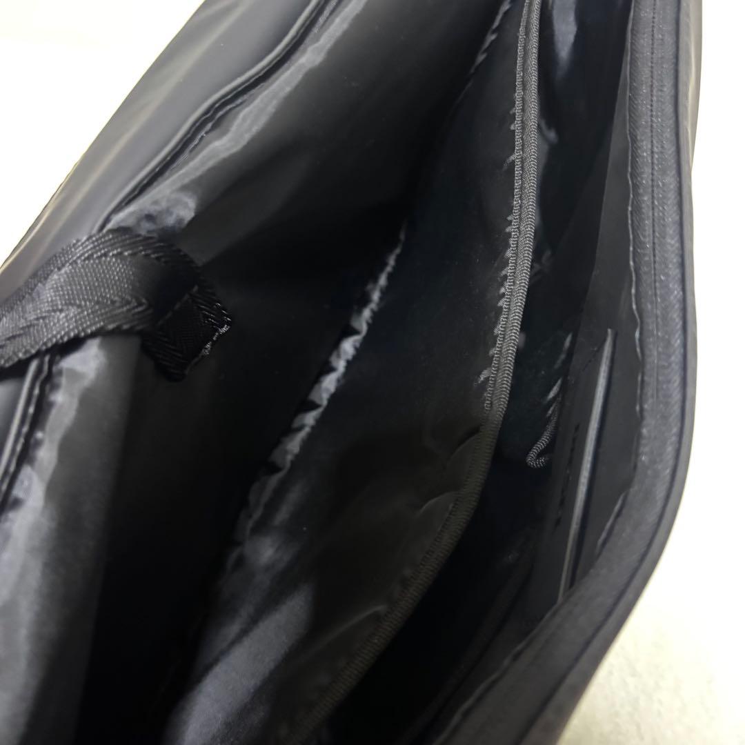 未使用級　DIESEL ディーゼル　メッセンジャーバッグ　ブラック　ビッグロゴ