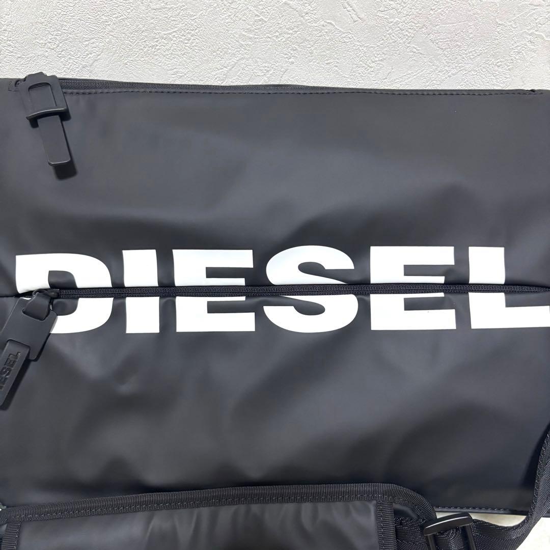 未使用級　DIESEL ディーゼル　メッセンジャーバッグ　ブラック　ビッグロゴ