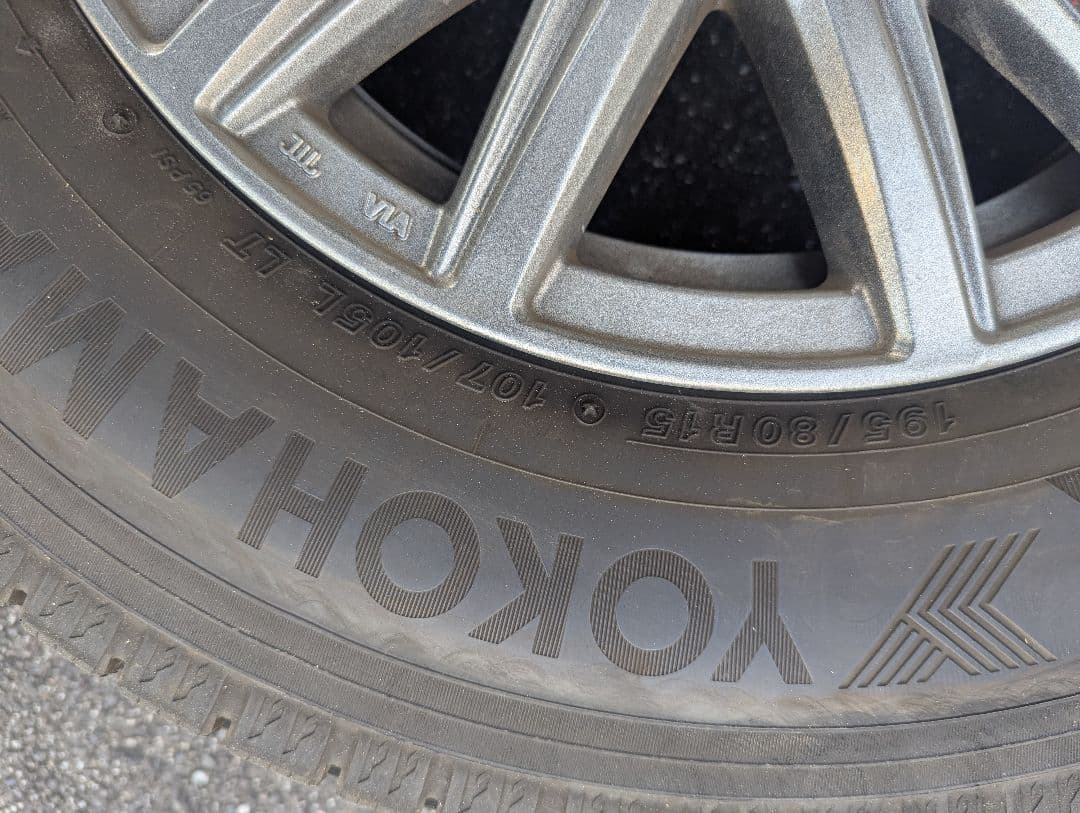 Yokohama 195/80R15 スタッドレスタイヤセットハイエース用