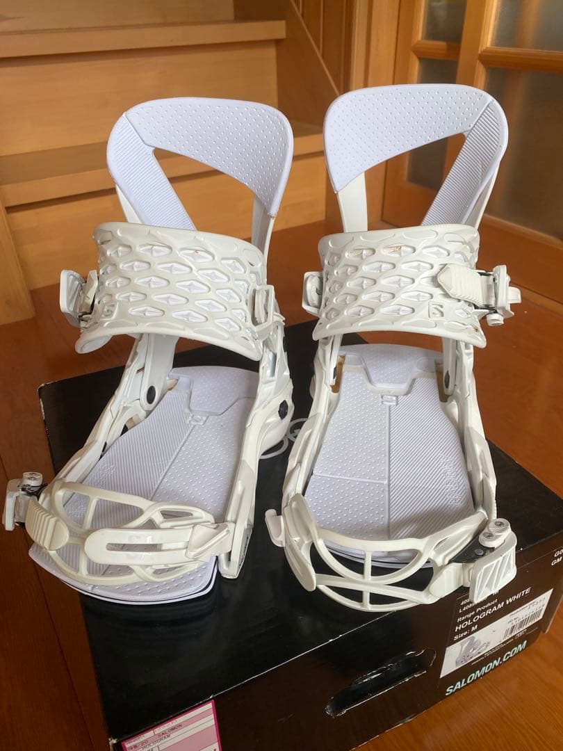 SALOMON ホログラム　Hologram M