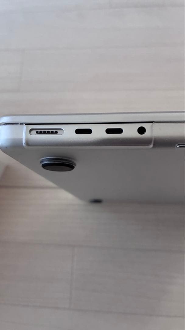 美品 MacBookPro M4Pro 24GB 1TB シルバー