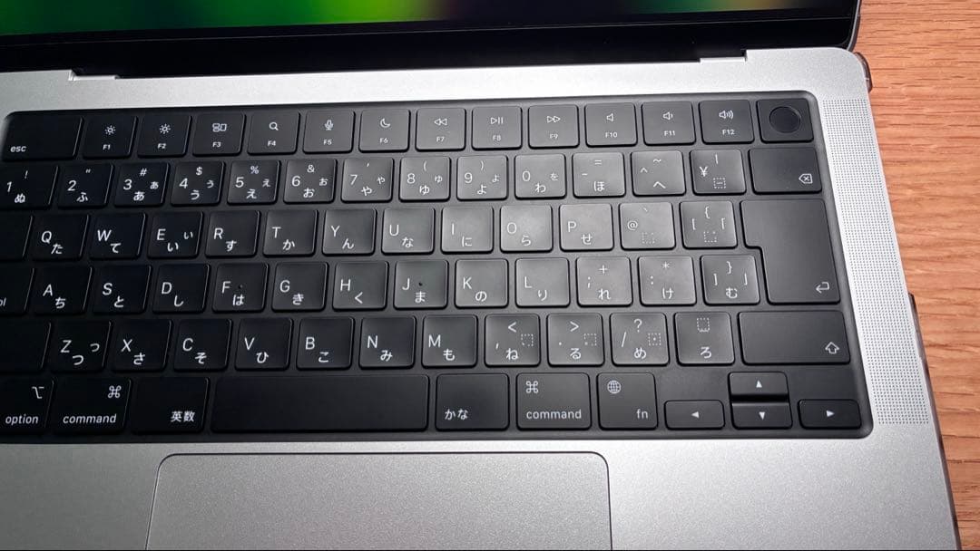 美品 MacBookPro M4Pro 24GB 1TB シルバー