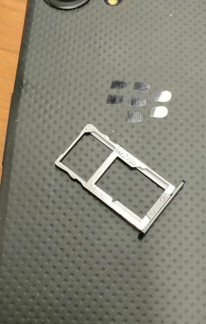 スマートフォン本体 BlackBerry KEYone BBB100-7