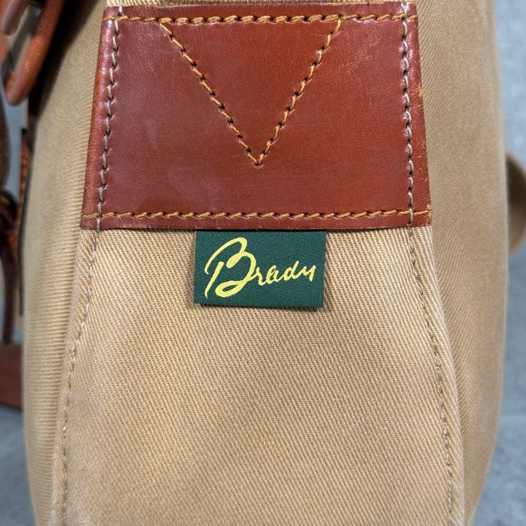 大人気 ブレディ アリエルトラウト メッセンジャーバッグ キャンバス ベージュ