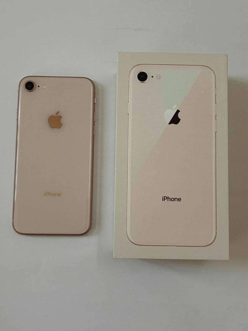 スマートフォン本体 iPhone8 Gold 64GB