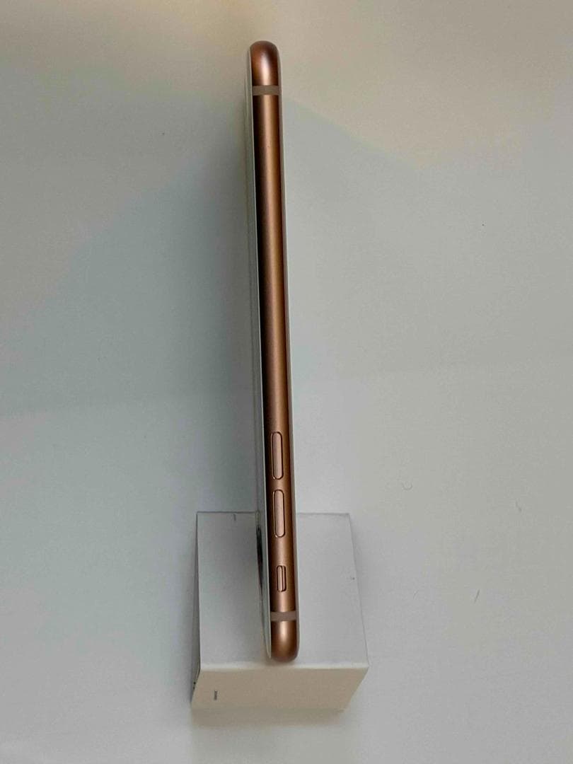 スマートフォン本体 iPhone8 Gold 64GB