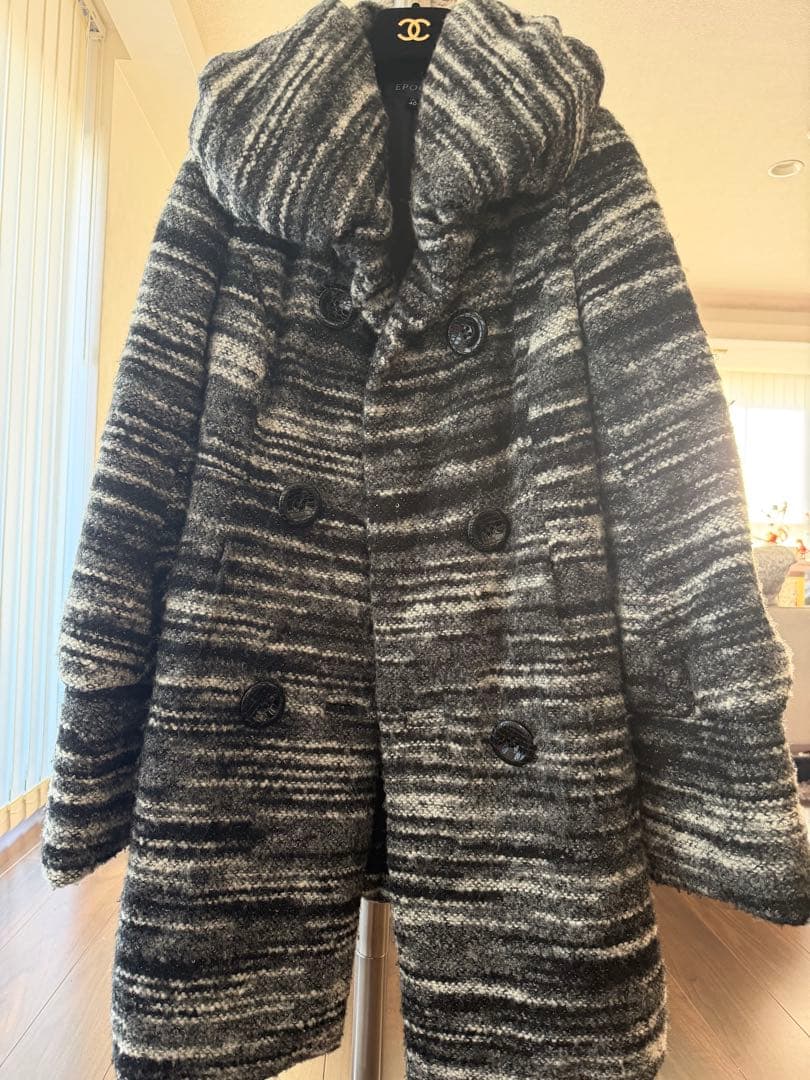 ストライプ柄グレー系ダウンジャケット