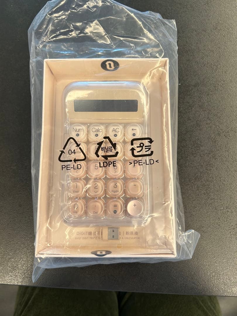 ロフリー　ローフリー　lofree テンキー　電卓　リキッドファンデーション