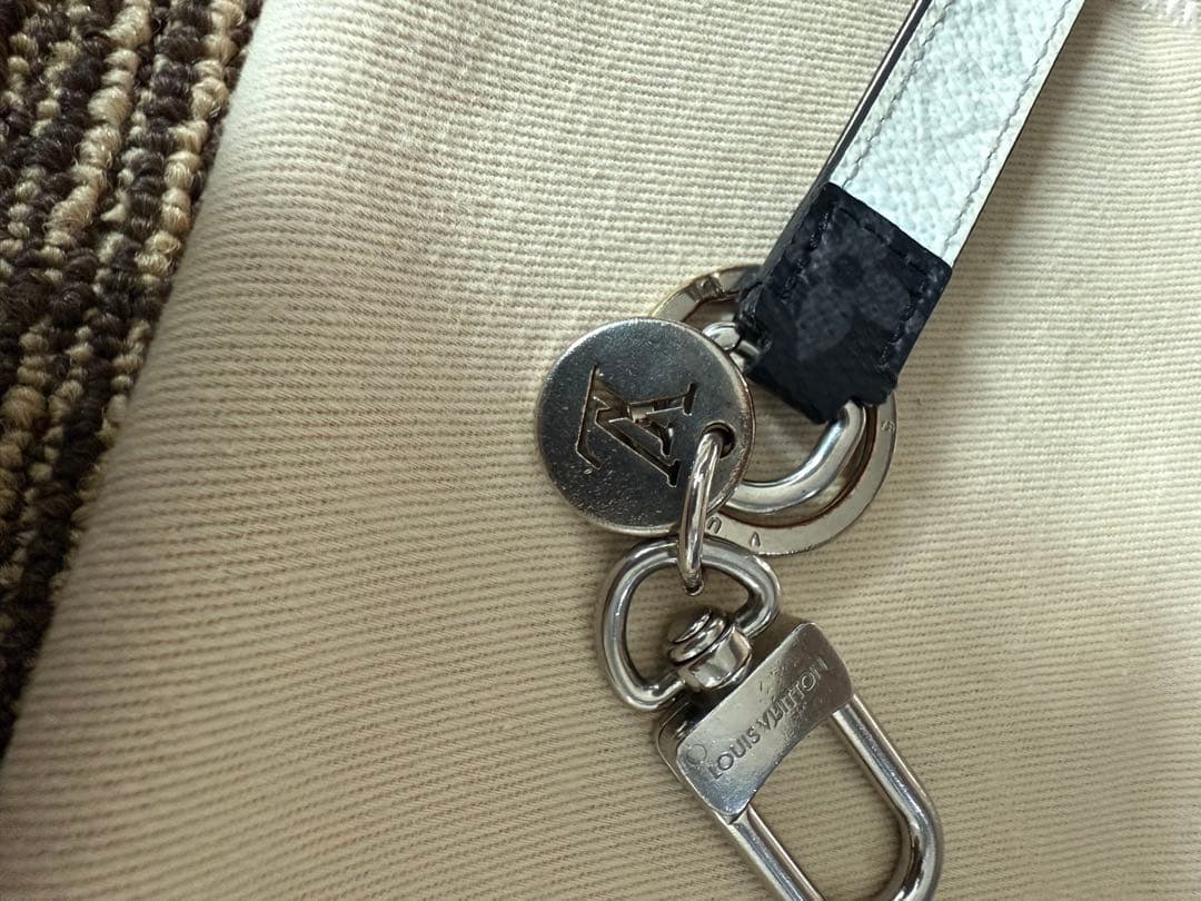 ルイヴィトン キーホルダー ドラゴンヌ モノグラム エクリプス ホワイト