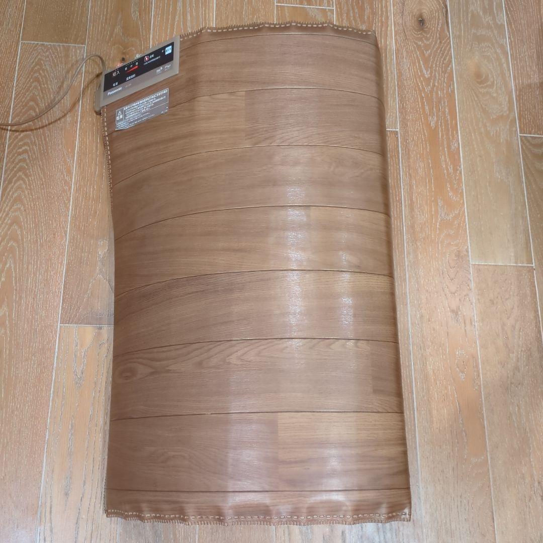 フローリングタイプの電気カーペット パナソニック DC-1V4