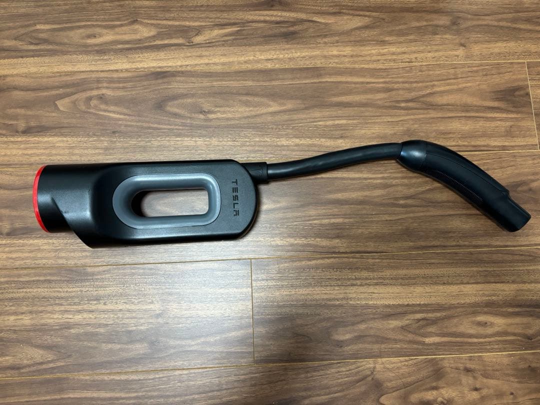 テスラ　チャデモアダプター　日本仕様