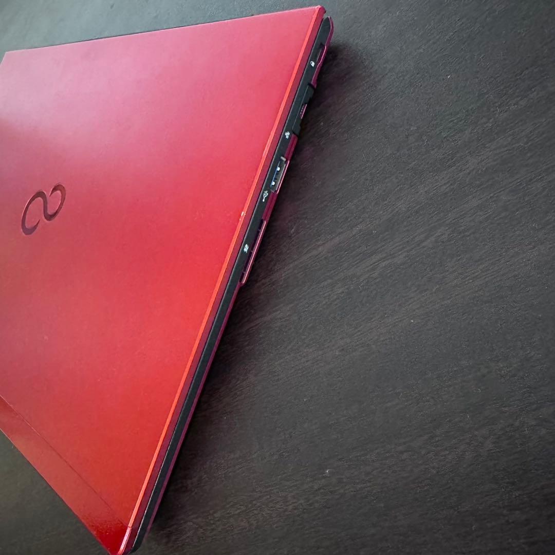 極軽量750g！富士通 LIFEBOOK UH75/B3 第8世代i5