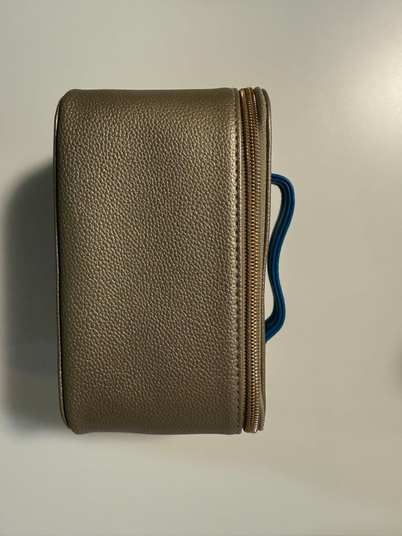 エミレーツ航空　ファーストクラス　ブルガリアメニティキット　ドバイ