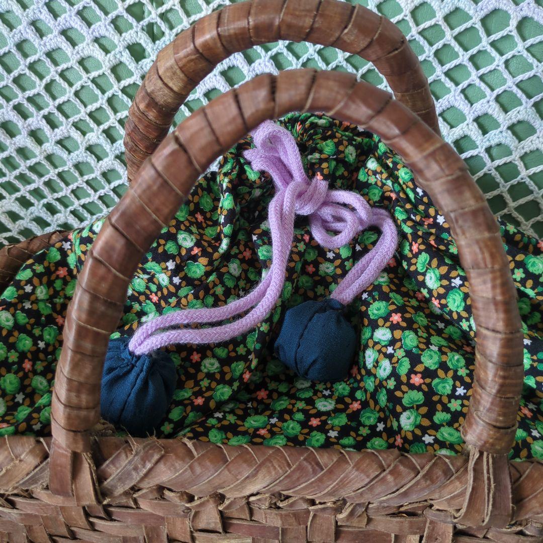 胡桃素材のブラウンかごバッグ