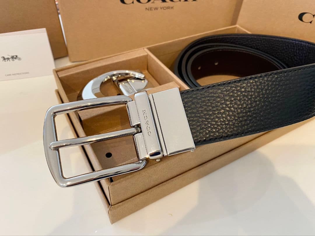 SALE♪コーチ　新品　リバーシブル　シルバー回転可能バックル　シンプルベルト