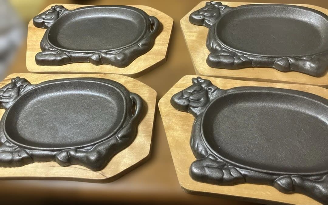 未使用　牛型　ステーキ皿　4枚セット　鉄板　グリルパン【本日限定価格】