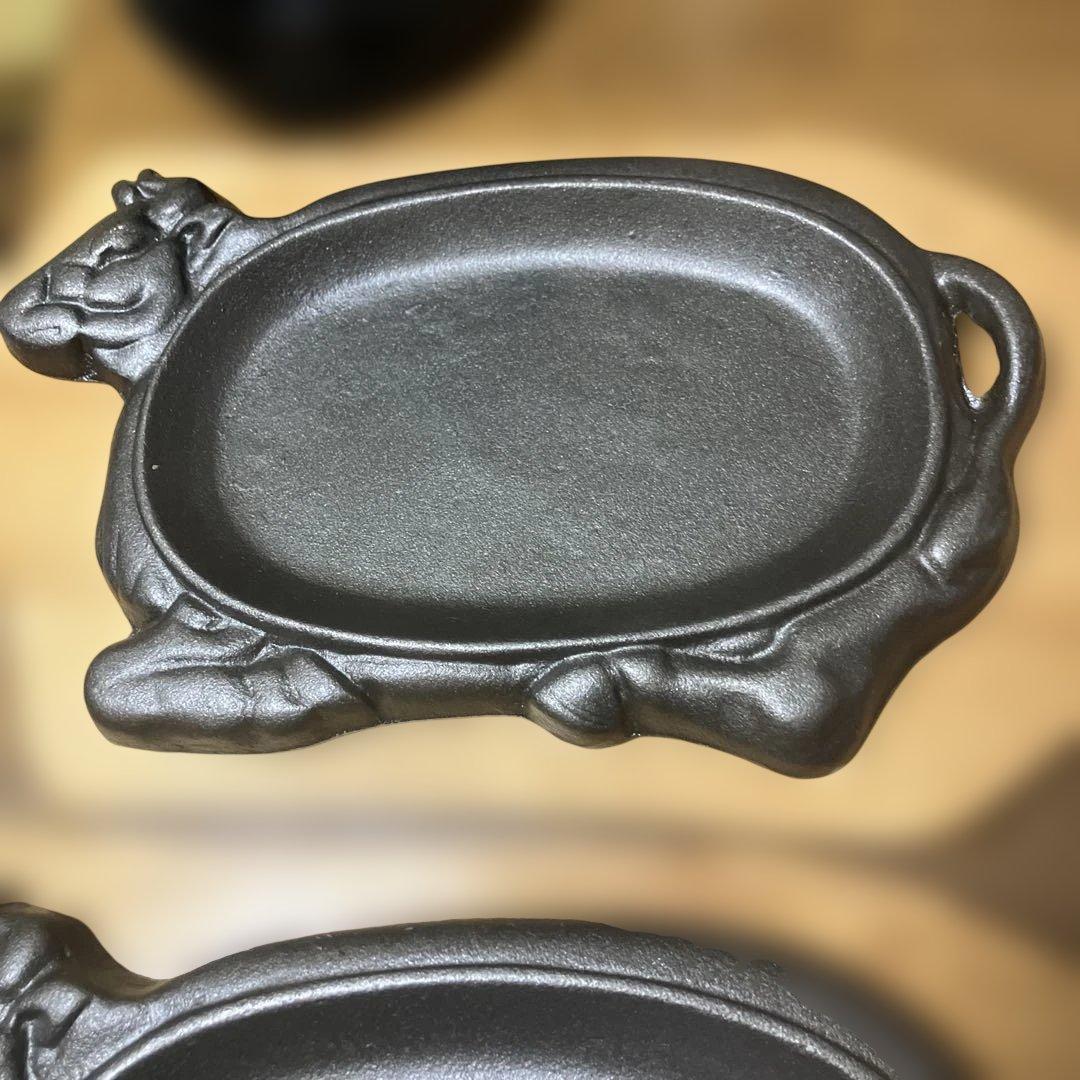 未使用　牛型　ステーキ皿　4枚セット　鉄板　グリルパン【本日限定価格】