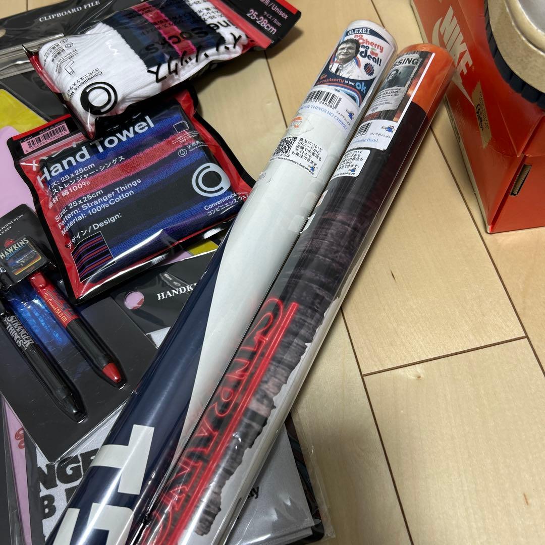 NIKE DUNK LOW stranger thingsコラボ　スニーカーのみ