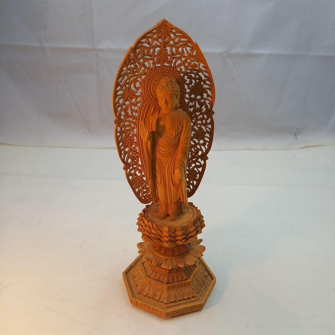 木彫の仏像　阿弥陀如来(あみだにょらい)　立像