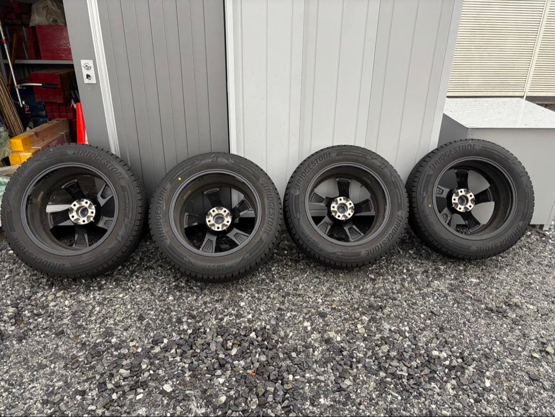 アウディ　スタッドレスタイヤセット　18インチ