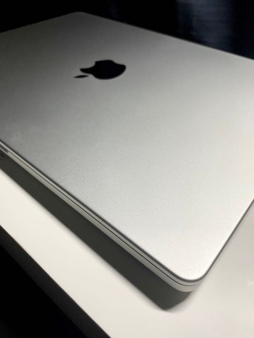 ￼MacBook Pro M1 MAX 14インチ32コア 64g 4tb