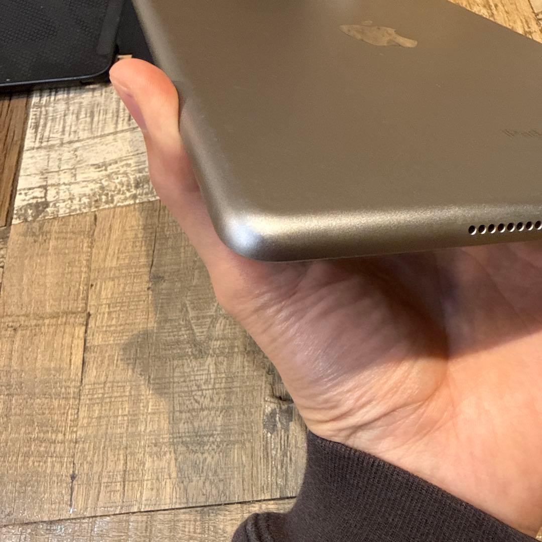 iPad 第5世代 Wi-Fiモデル　128GB