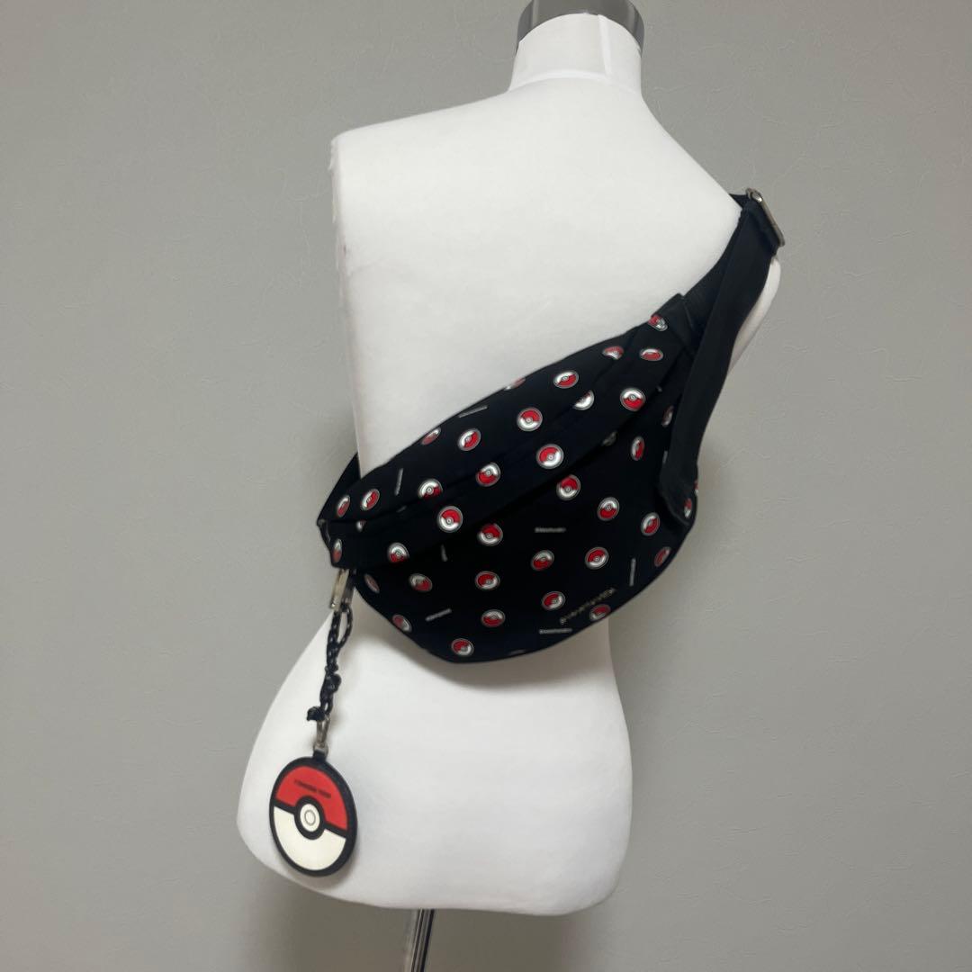 美品　サマンサベガ　ポケモン　ウェストポーチ　黒　モンスターボール柄