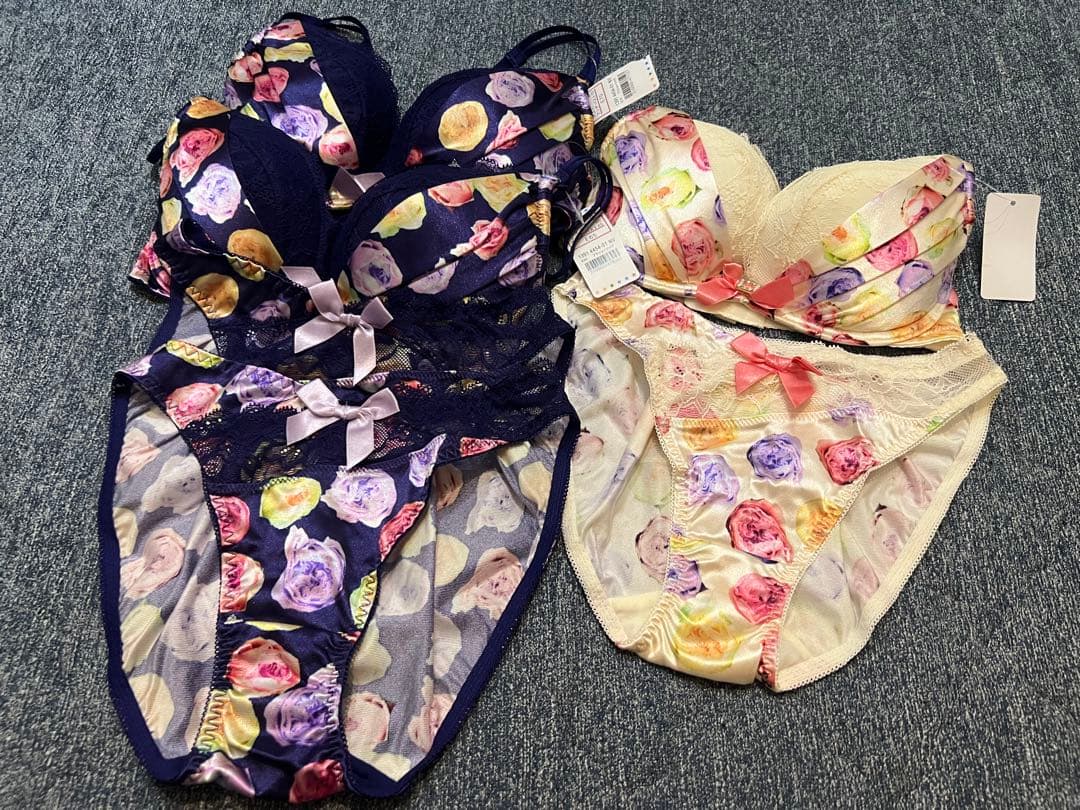 サテン　花柄　フラワー　エメフィール　ブラショーツ3セット