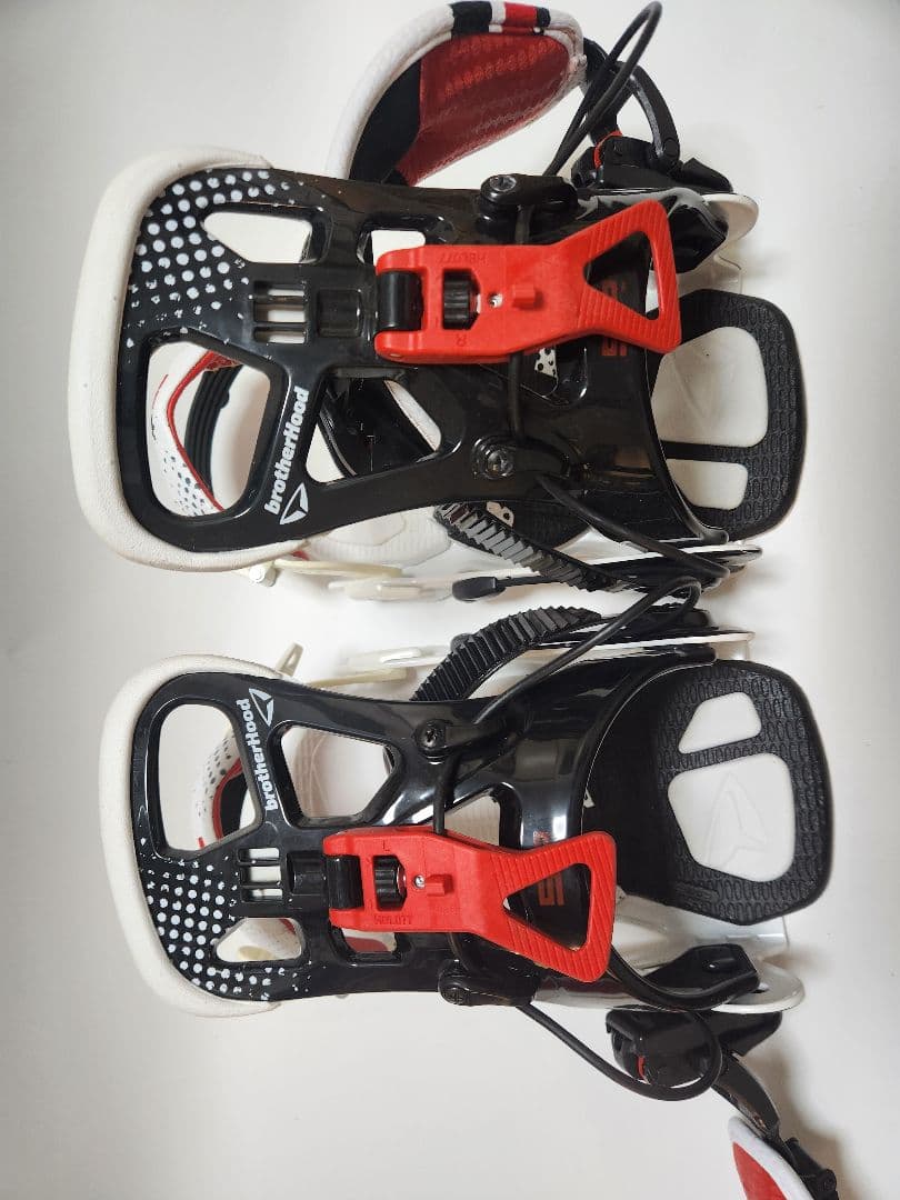 SP スノーボード ビンディング ホワイト/ブラック/レッド
