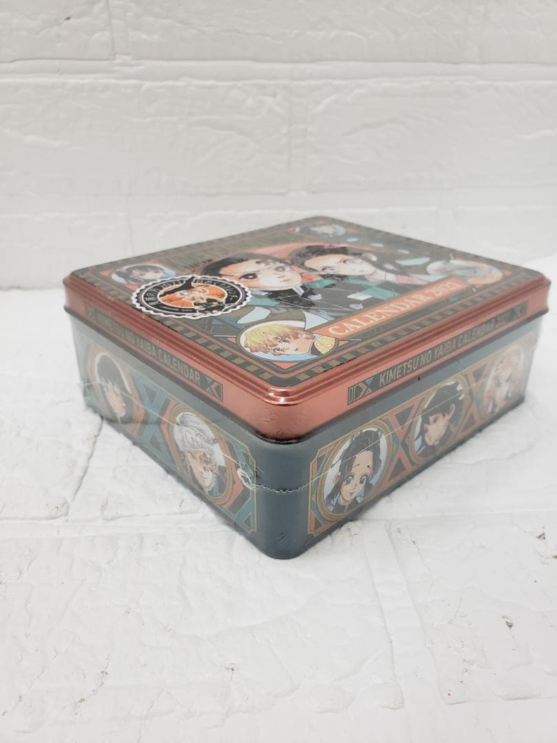 A059-104定 鬼滅の刃 コミックカレンダー2021 特製 缶入り 日めくり