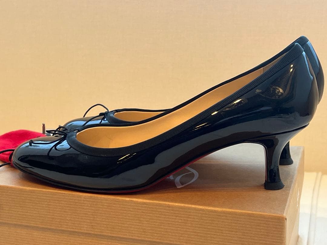 12/22まで値下げ‼️Christian Louboutin 黒バレエ38.5