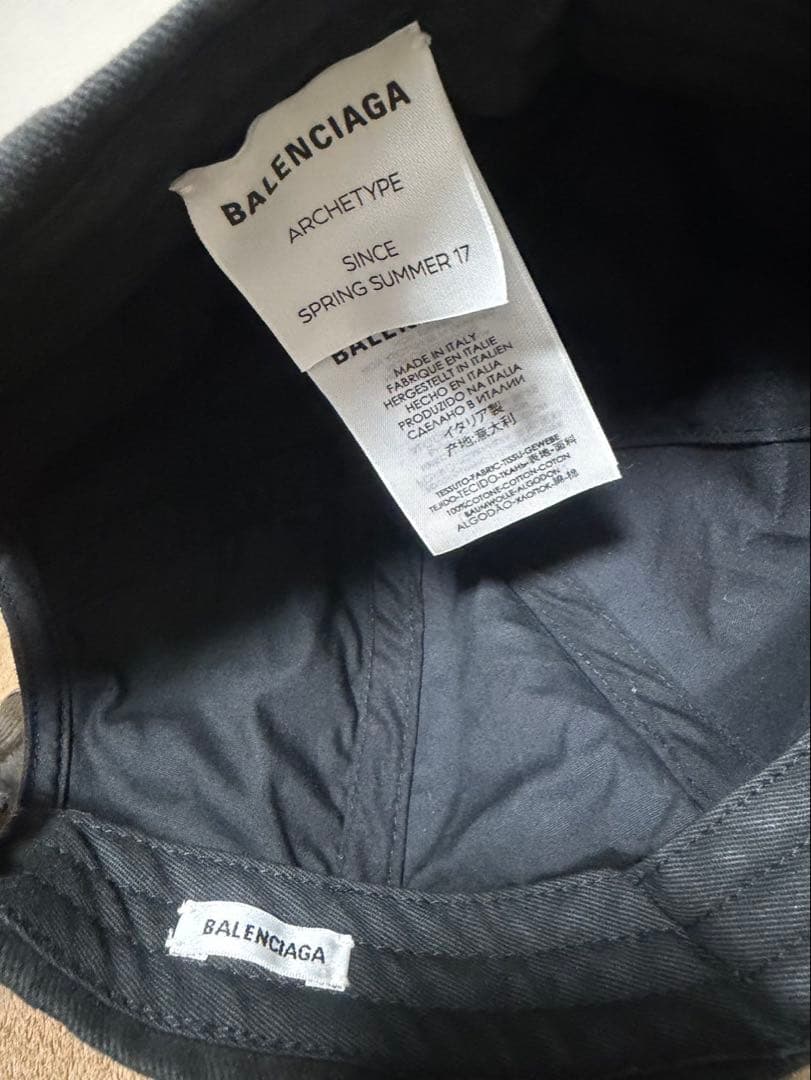 Bicky@限定セール中 ／BALENCIAGA 黒 キャップ