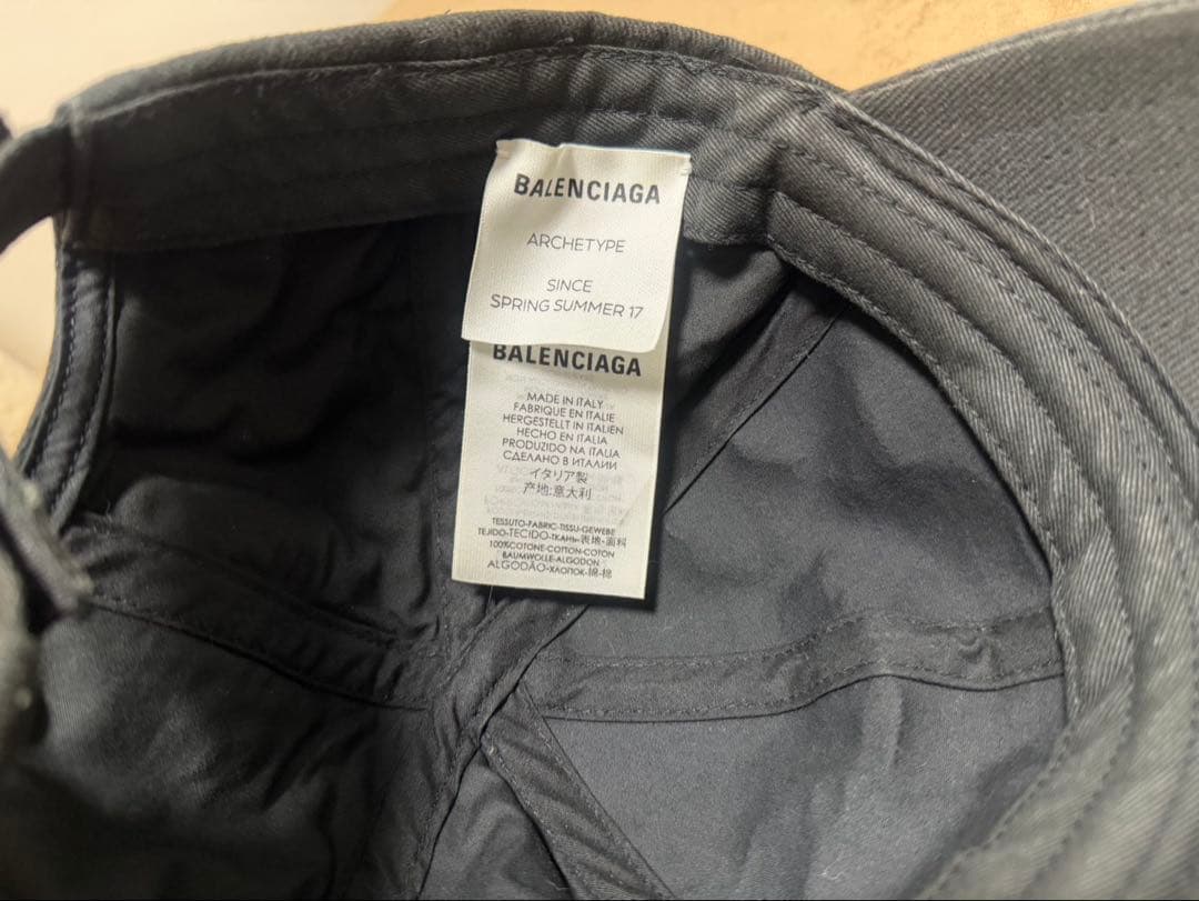 Bicky@限定セール中 ／BALENCIAGA 黒 キャップ