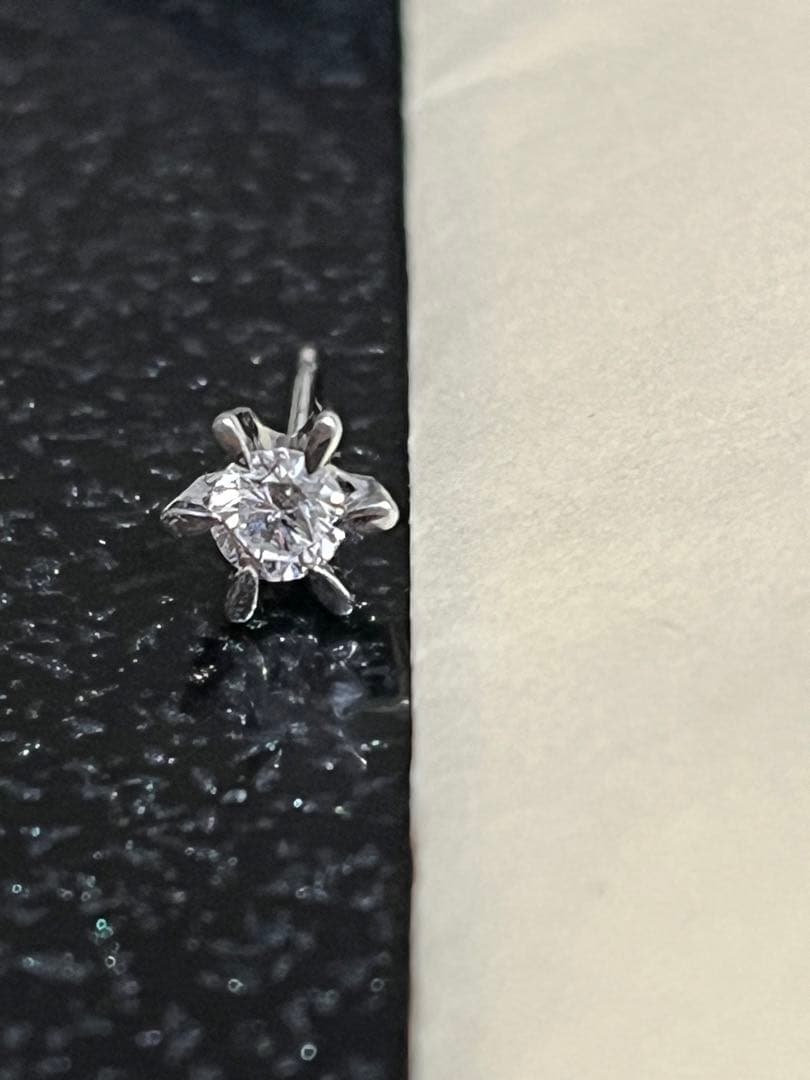 プラチナ900ダイヤモンドピアス　片耳の出品です0.21ct