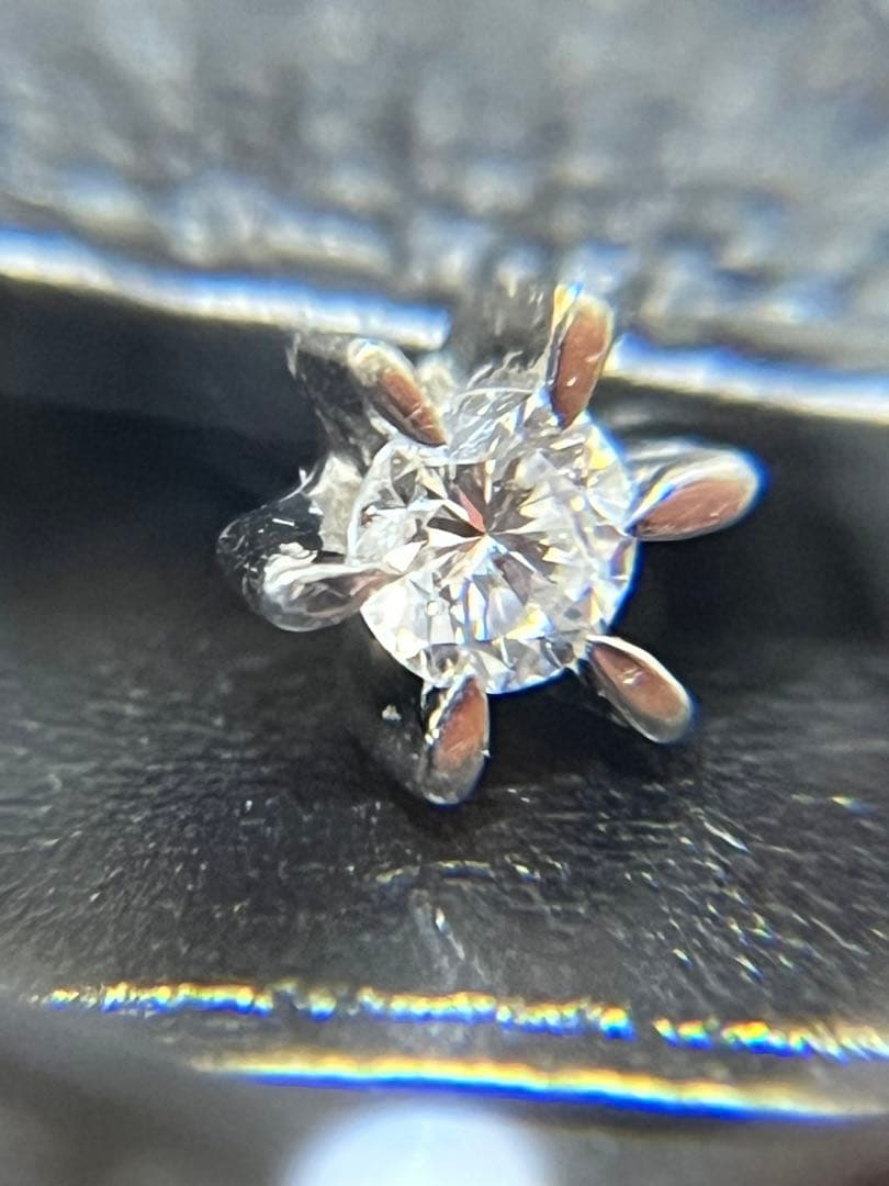 プラチナ900ダイヤモンドピアス　片耳の出品です0.21ct