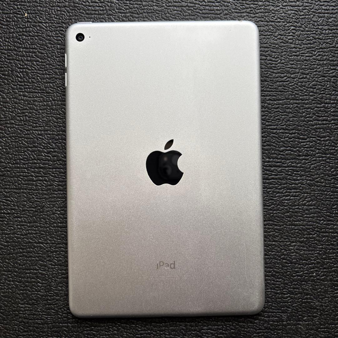 iPad mini 4 本体 、ACアダプタ、Lightningケーブルセット