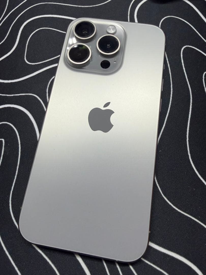 Apple iPhone15Pro 256GB SIMフリーナチュラルチタニウム