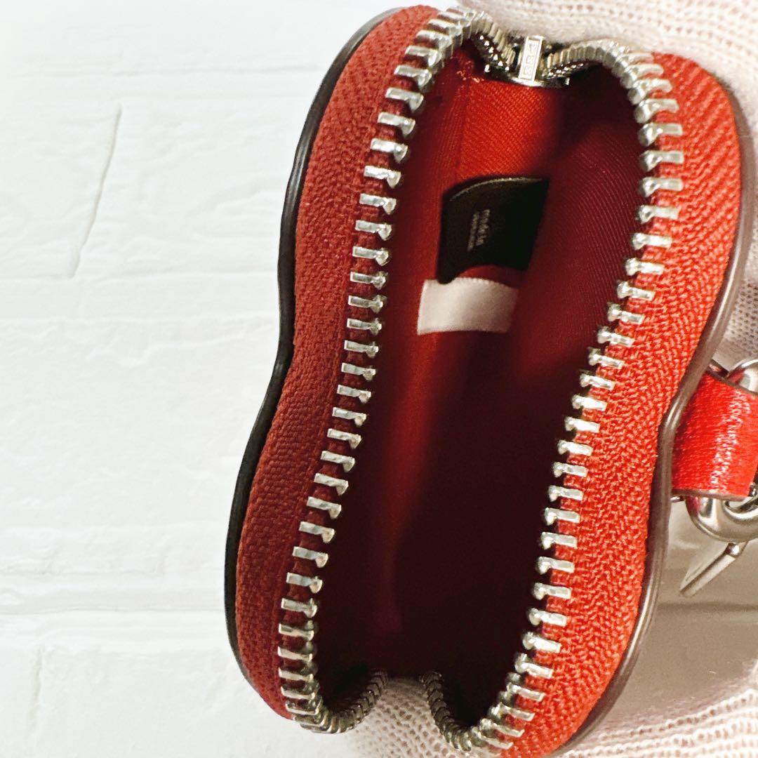 【思わず二度見しちゃう可愛さ】美品 コーチ 赤 ハート レザー ケース