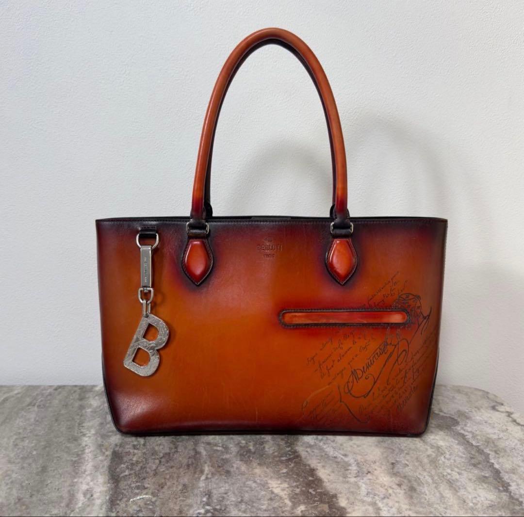 限定 定価49万円 ベルルッティ トゥジュールミニ スクリットレザートートバッグ