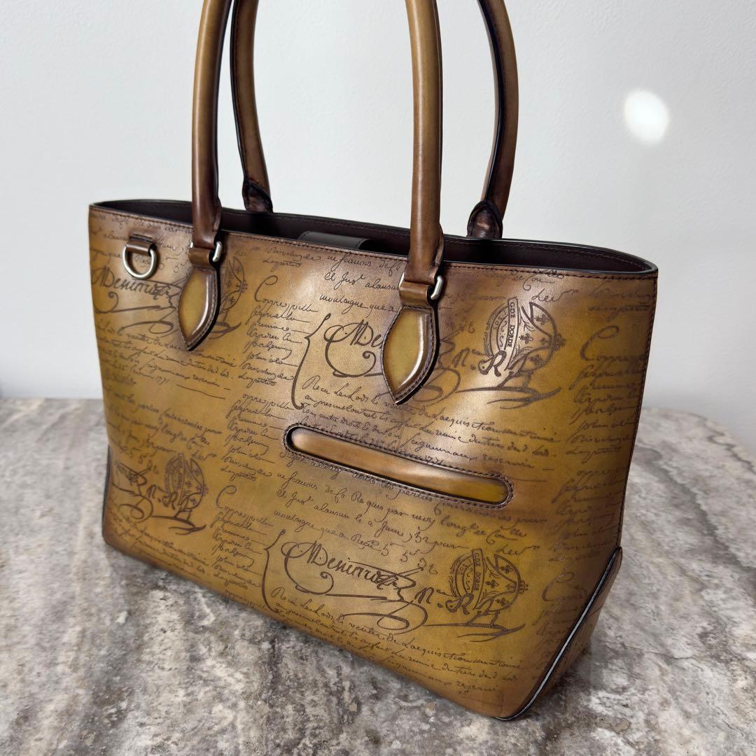 限定 定価49万円 ベルルッティ トゥジュールミニ スクリットレザートートバッグ