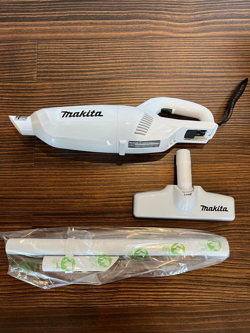 Makita ハンディクリーナー ホワイト ノズル付 ⭐️充電インパクトドライバー