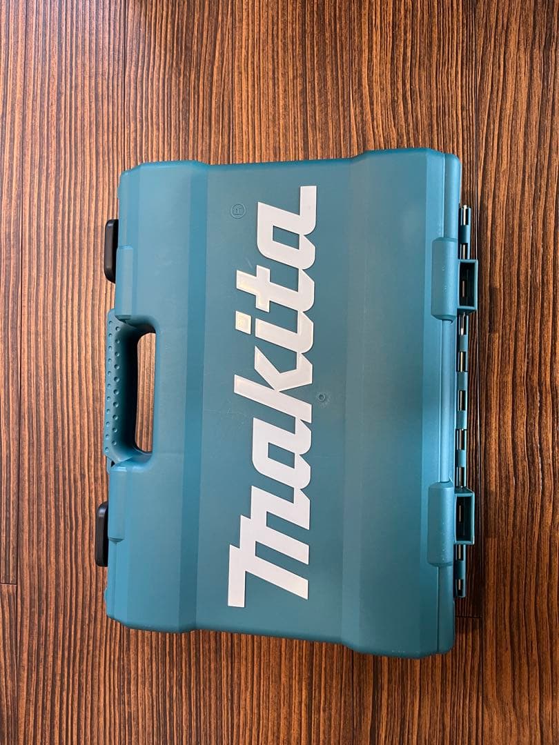 Makita ハンディクリーナー ホワイト ノズル付 ⭐️充電インパクトドライバー