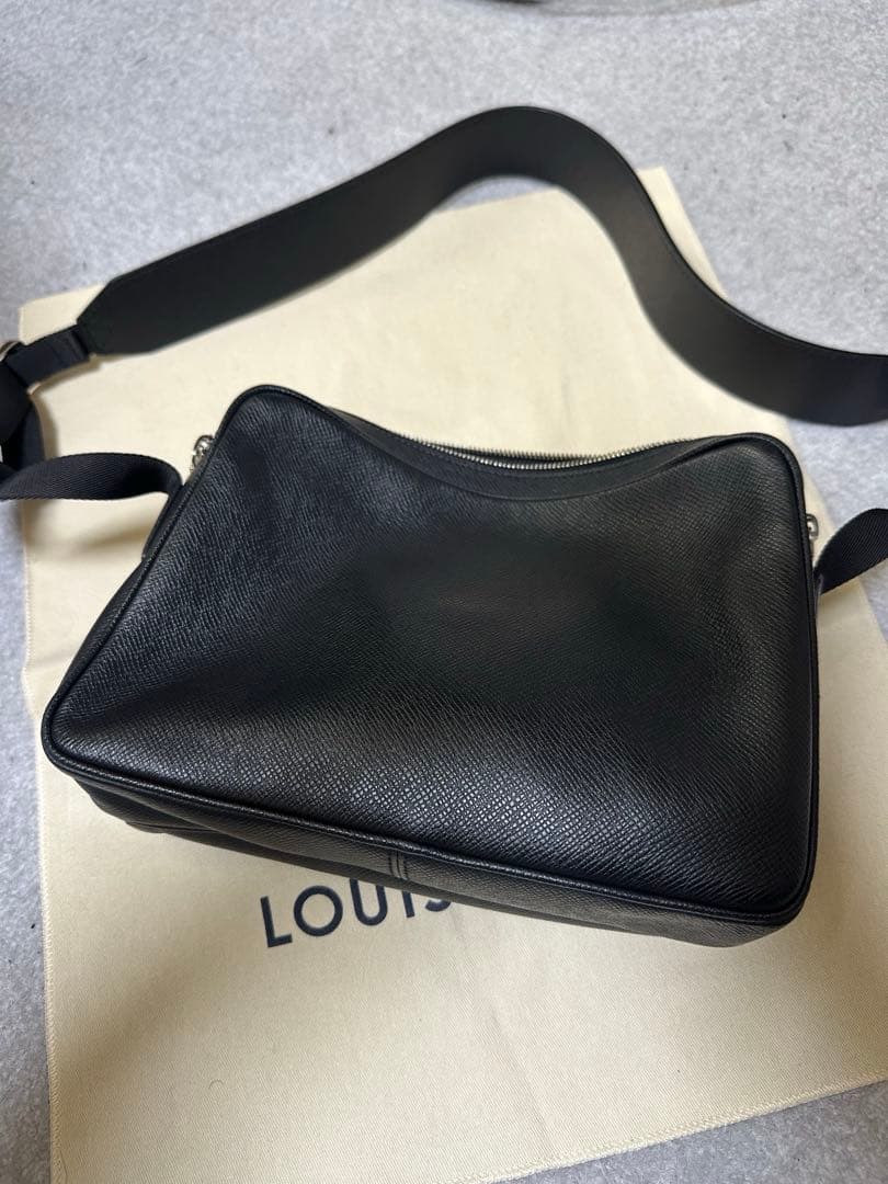 LOUIS VUITTON タイガアウトドアメッセンジャーPM ショルダーバッグ