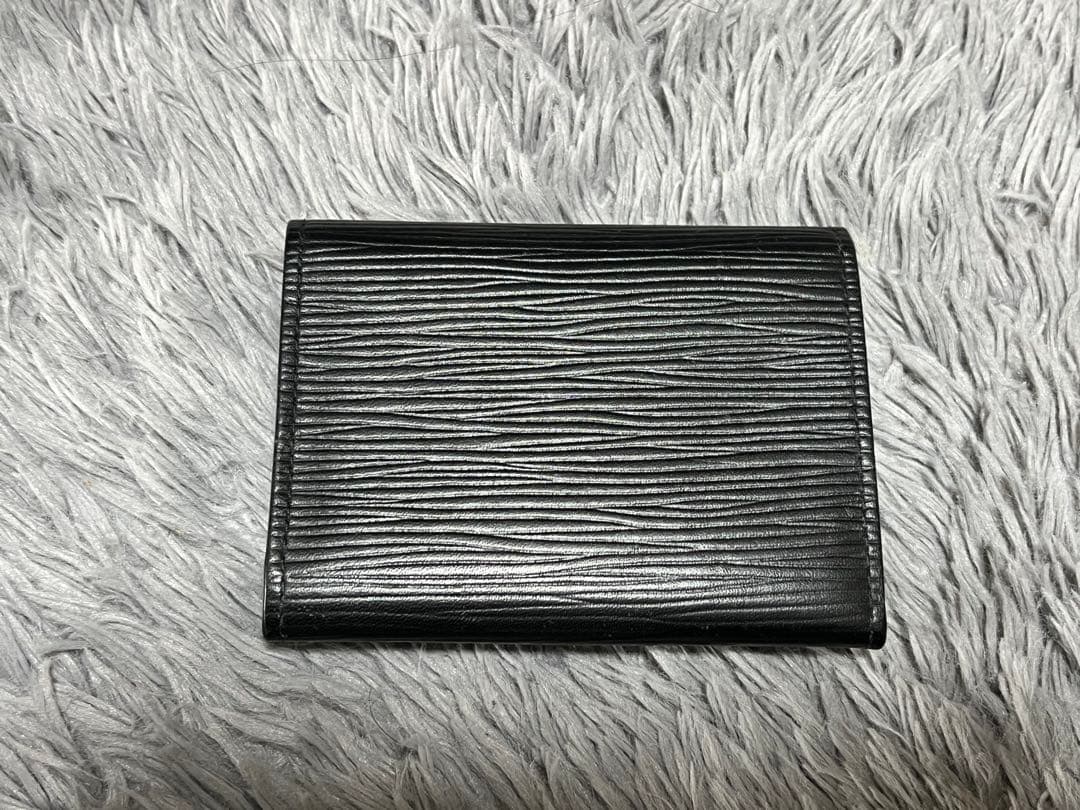 ルイヴィトン　新型　アンヴェロップカルトドゥヴィジット　エピ　名刺入れ