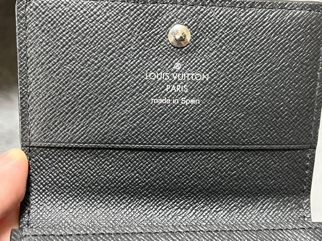 ルイヴィトン　新型　アンヴェロップカルトドゥヴィジット　エピ　名刺入れ
