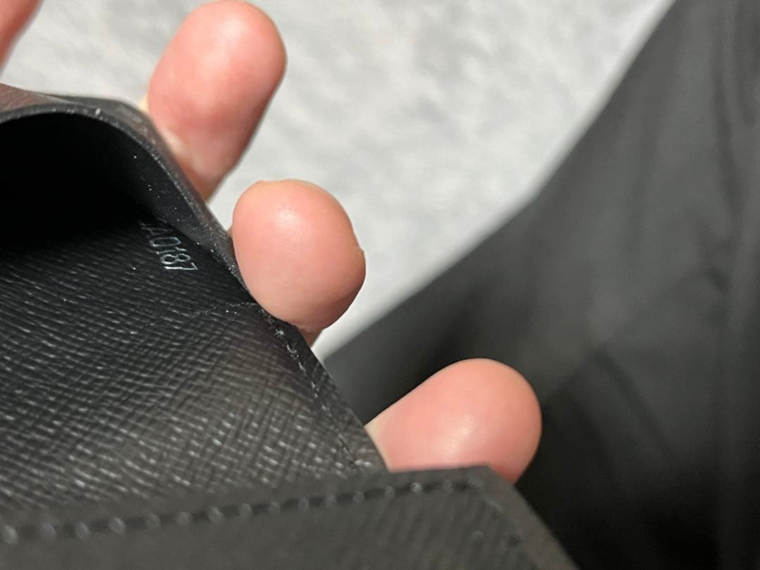 ルイヴィトン　新型　アンヴェロップカルトドゥヴィジット　エピ　名刺入れ