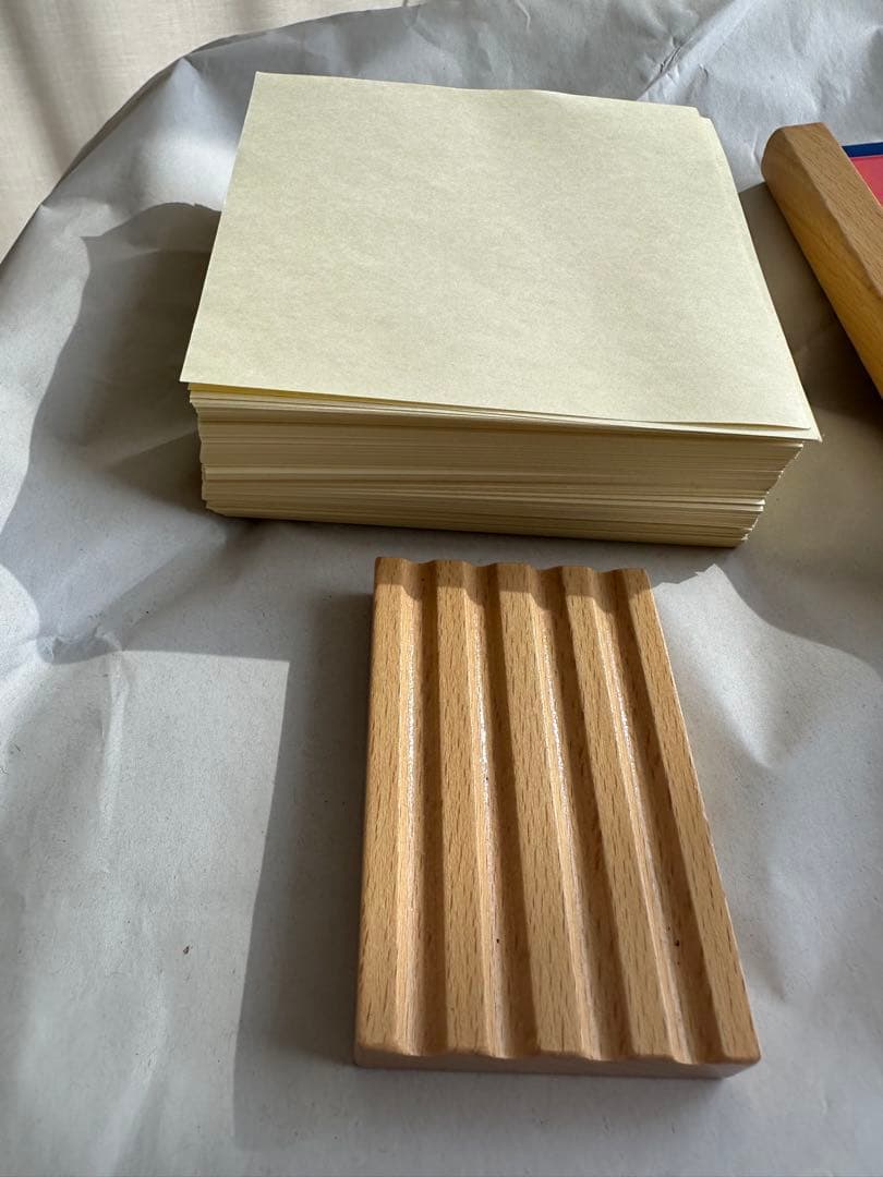 モンテッソーリ　メタルインセッツ+トレーシングトレー　　+紙+「木製パズル３点」